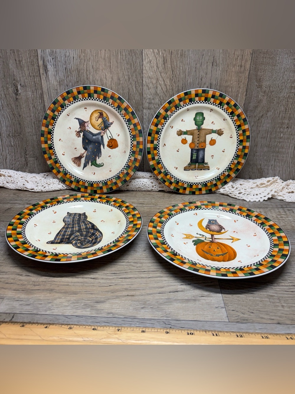 Vtg Debbie Mumm Halloween Plates Sakura 1998 Set of 4 Desert Salad Owl Witch Cat
